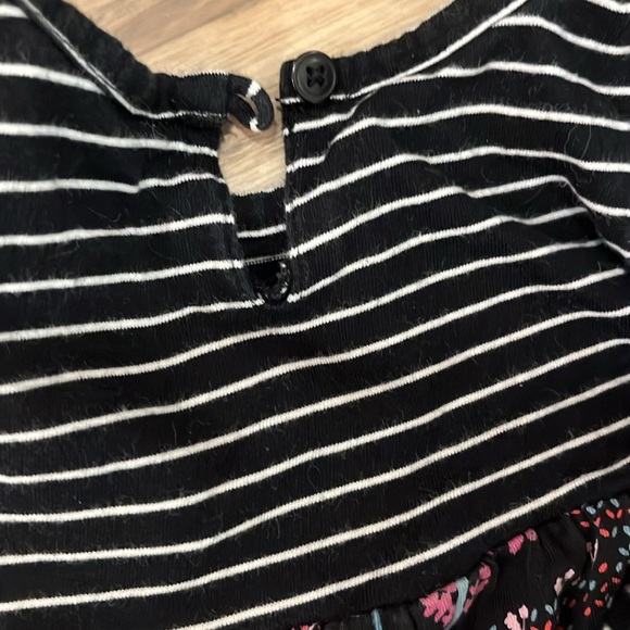 EUC Baby romper from Tea Collection - Picture 3 of 5